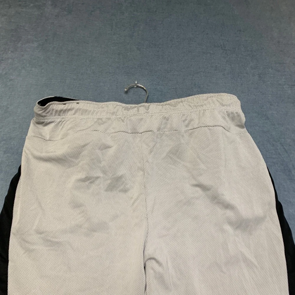 Nike Dri Fit Training Shorts Mens XL Gray Black Mesh Swoosh Logo Athletic Gym